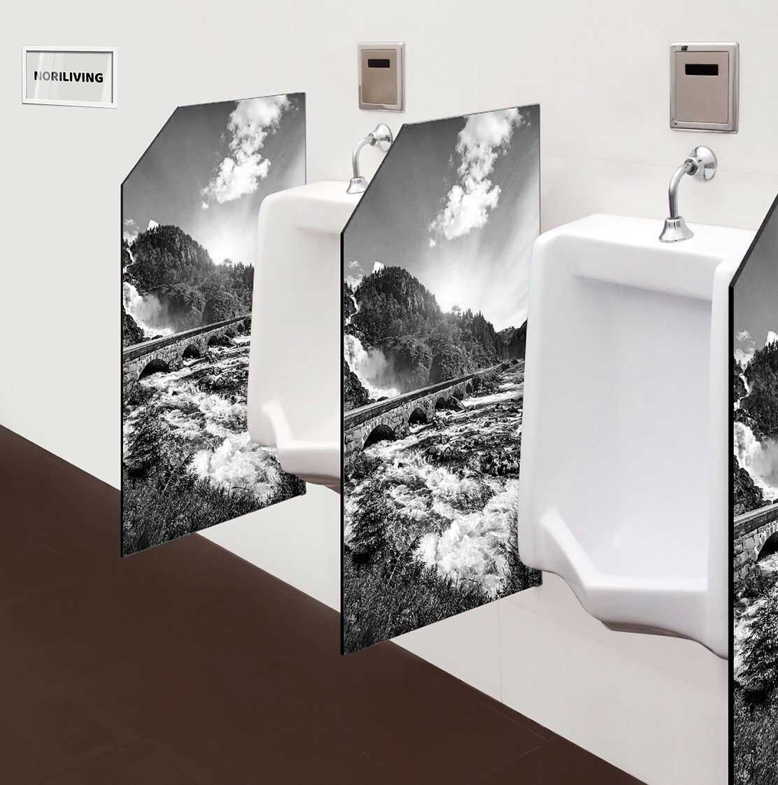 in der Toilette eingebaute Schamwand mit Motiv Latefossen-Wasserfall Norwegen 381 schwarz-weiß