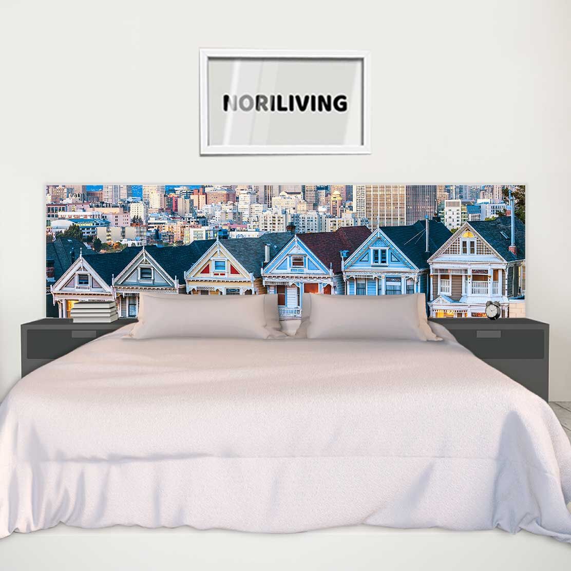 im Schlafzimmer eingebaute Bettrückwand mit Motiv Painted Ladies von San Francisco 547