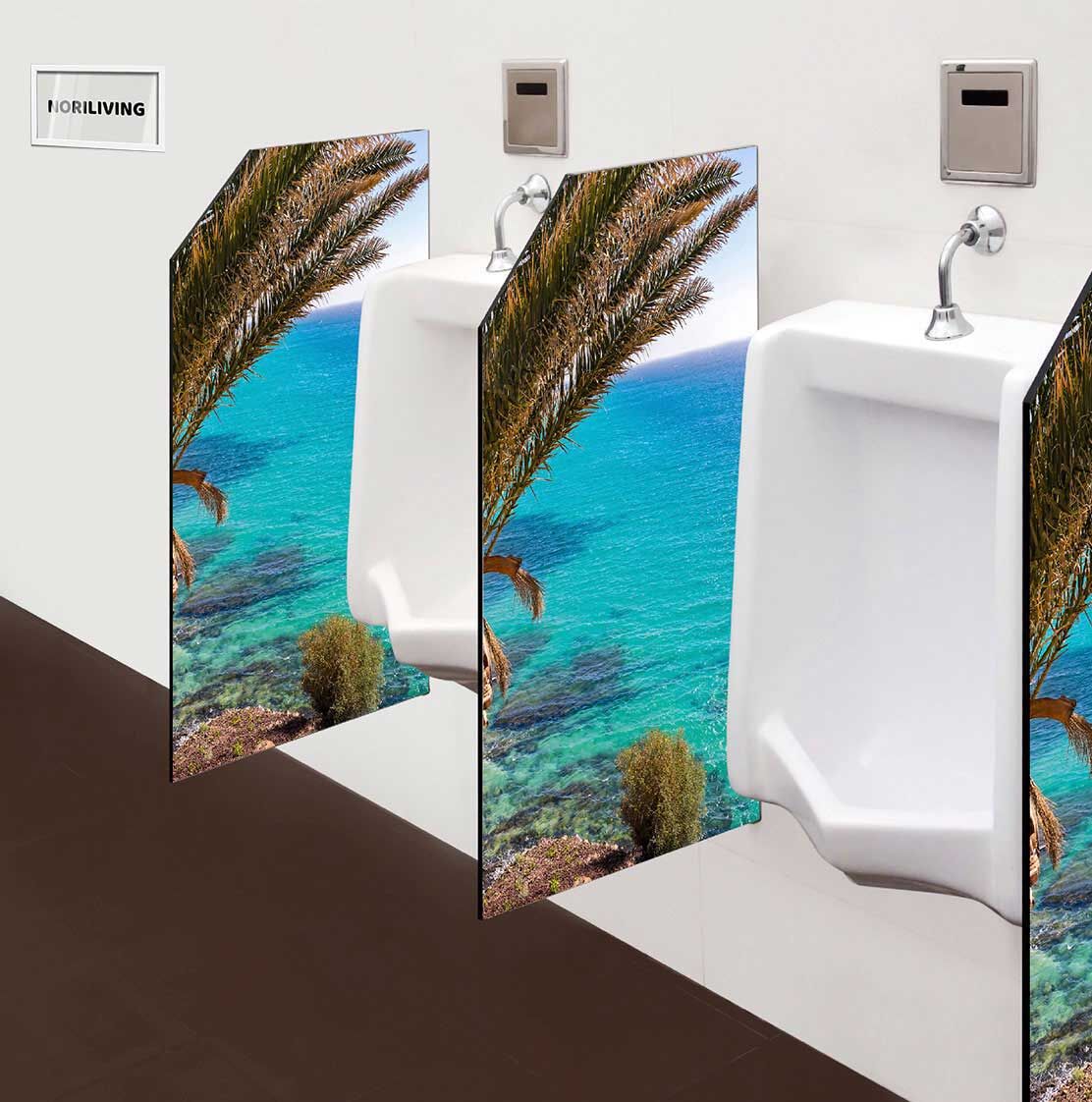 in der Toilette eingebaute Schamwand mit Motiv Palme am Meer 101