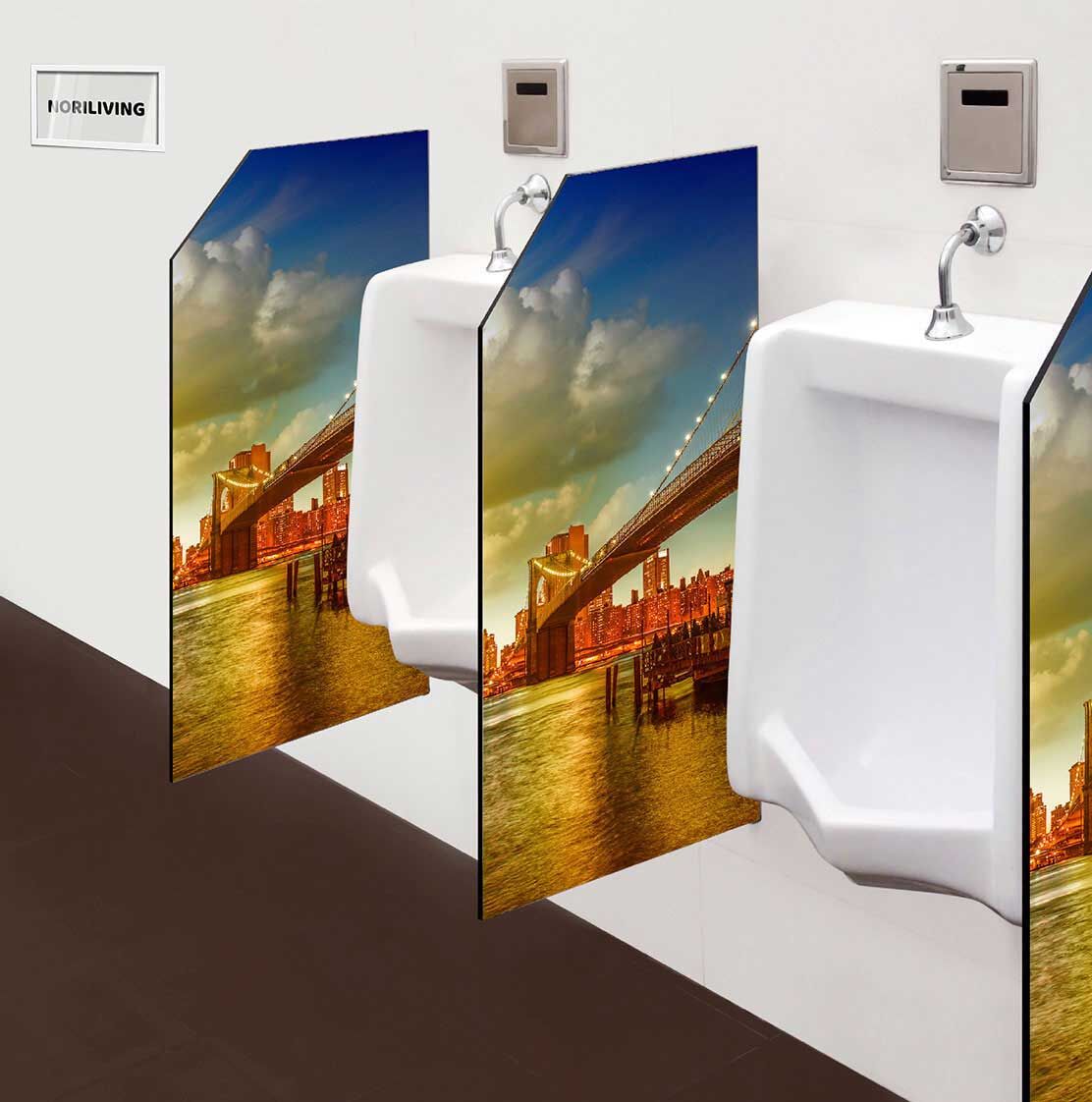 in der Toilette eingebaute Schamwand mit Motiv Skyline von New York City im Sommer 244