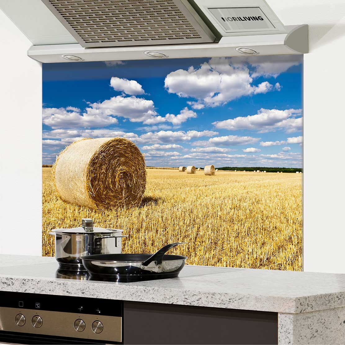 in der Küche eingebauter Spritzschutz Küche - Herd mit Motiv Strohballen in einem Feld mit Wolkenhimmel 438
