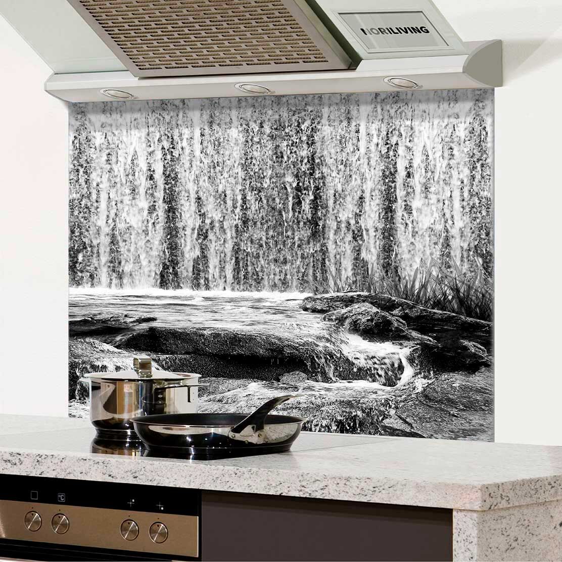 in der Küche eingebauter Spritzschutz Küche - Herd mit Motiv Wasserfall Cascade 873 schwarz-weiß