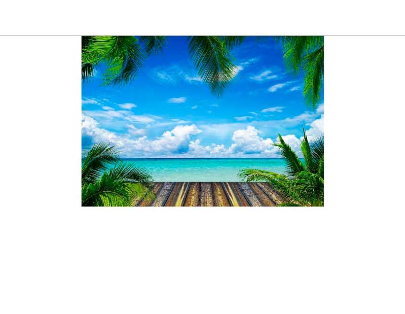 Bild eines tropischen Strandes mit Palmen und Holzdeck Ein türkisfarbener Ozean mit klarem Himmel, umrahmt von Palmen, und ein hölzernes Deck im Vordergrund.