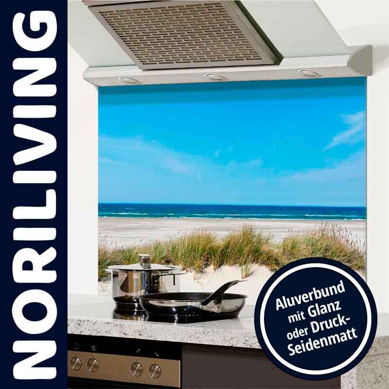 Küchenrückwand mit Strandbild, glänzend oder seidenmatt erhältlich, von Noriliving