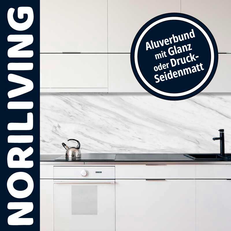 Moderne Küche mit einer stilvollen Aluverbundrückwand in Marmoroptik, erhältlich in Glanz oder Druck-Seidenmatt.