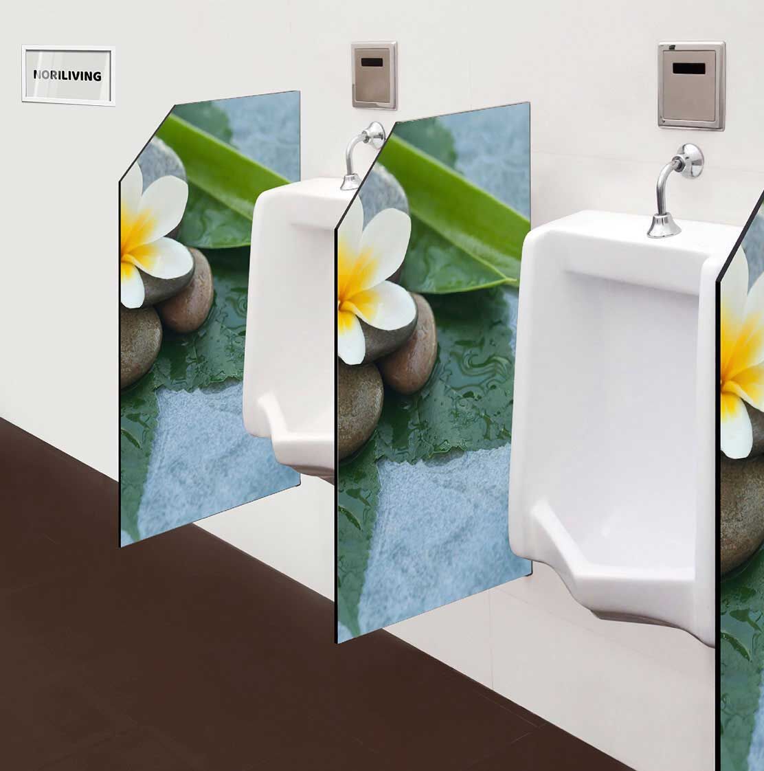 in der Toilette eingebaute Schamwand mit Motiv Zen mit Blume 690