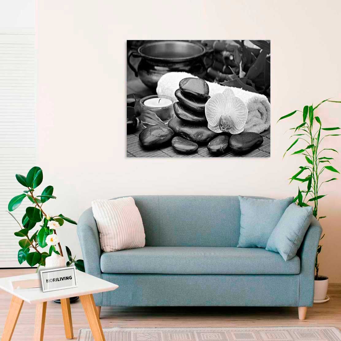 Wandbild über dem Sofa mit Motiv Zen Steine mit Orchidee 088 schwarz-weiß
