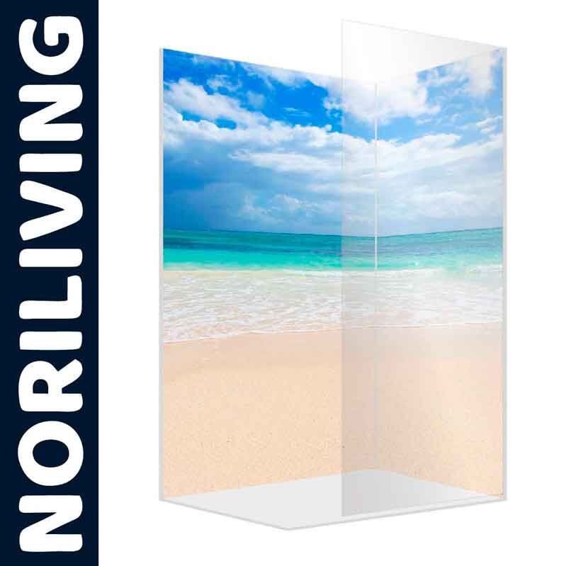 Duschtrennwand der Marke Noriliving mit einem Strandmotiv, geeignet für moderne Badezimmer