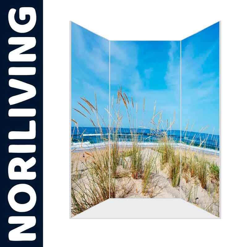 Raumteiler mit Bild einer Strandlandschaft und blauem Himmel