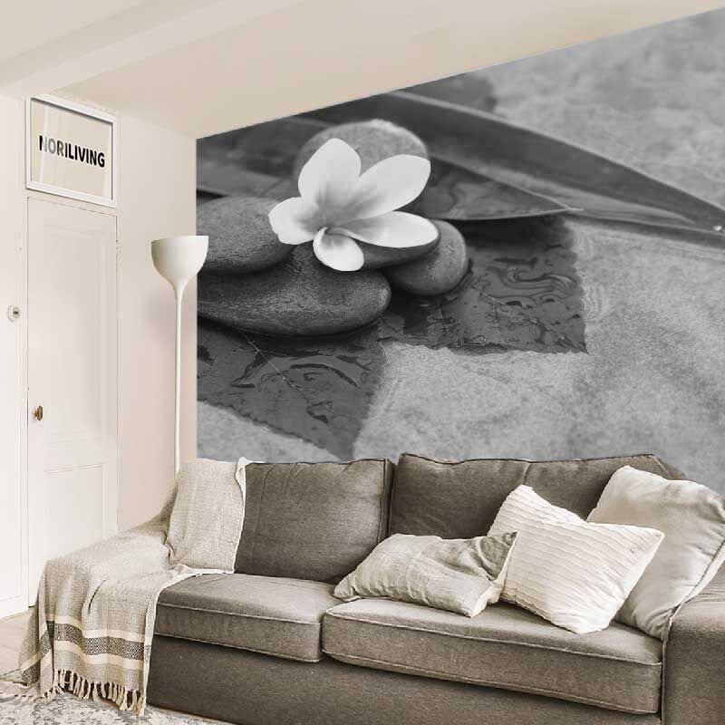 im Wohnzimmer eingebaute Wohnzimmerrückwand mit Motiv Zen mit Blume 690 schwarz-weiß