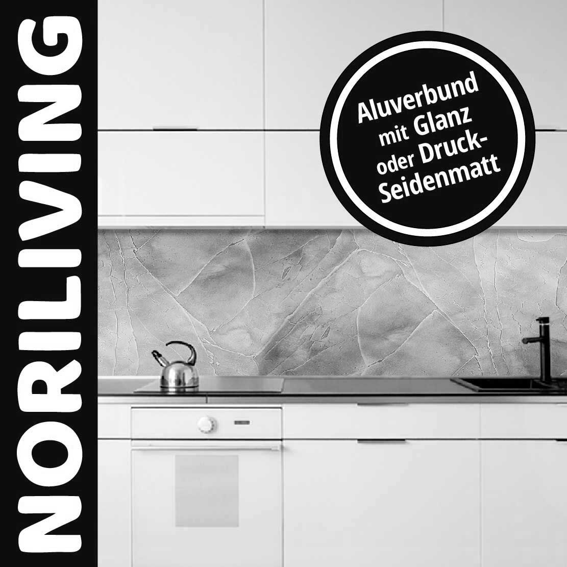 Elegante Aluverbund-Küchenrückwand in moderner Küche, erhätlich in Glanz oder Druck-Seidenmatt