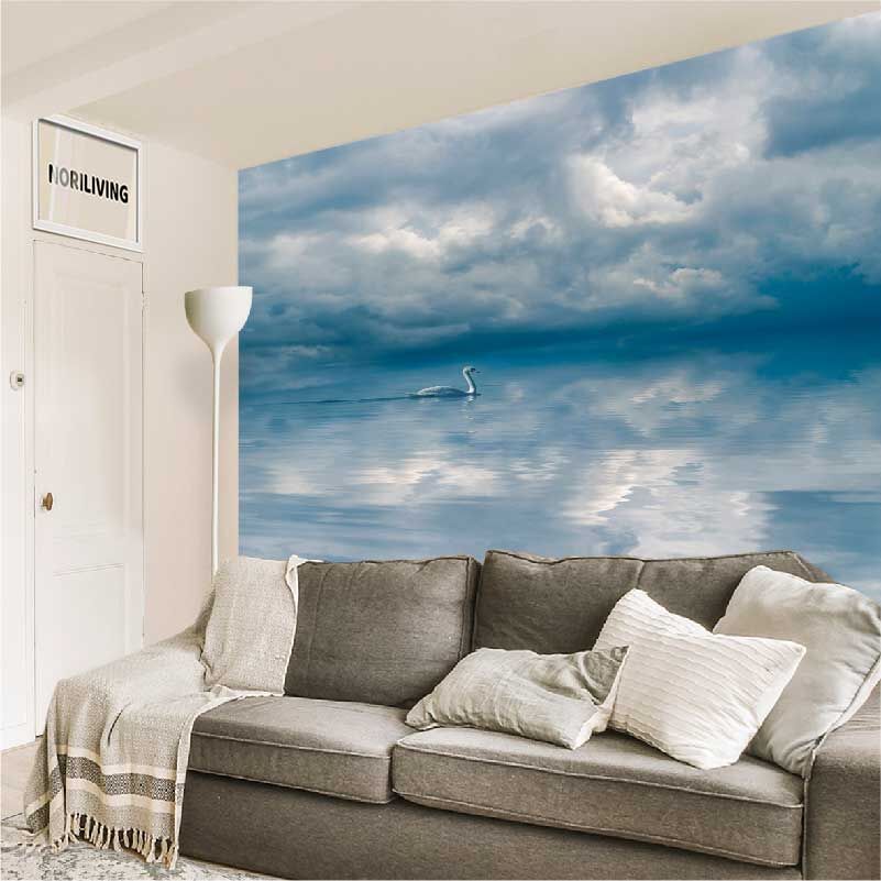 im Wohnzimmer eingebaute Wohnzimmerrückwand mit Motiv anmutiger Schwan vor bewölktem Himmel 157