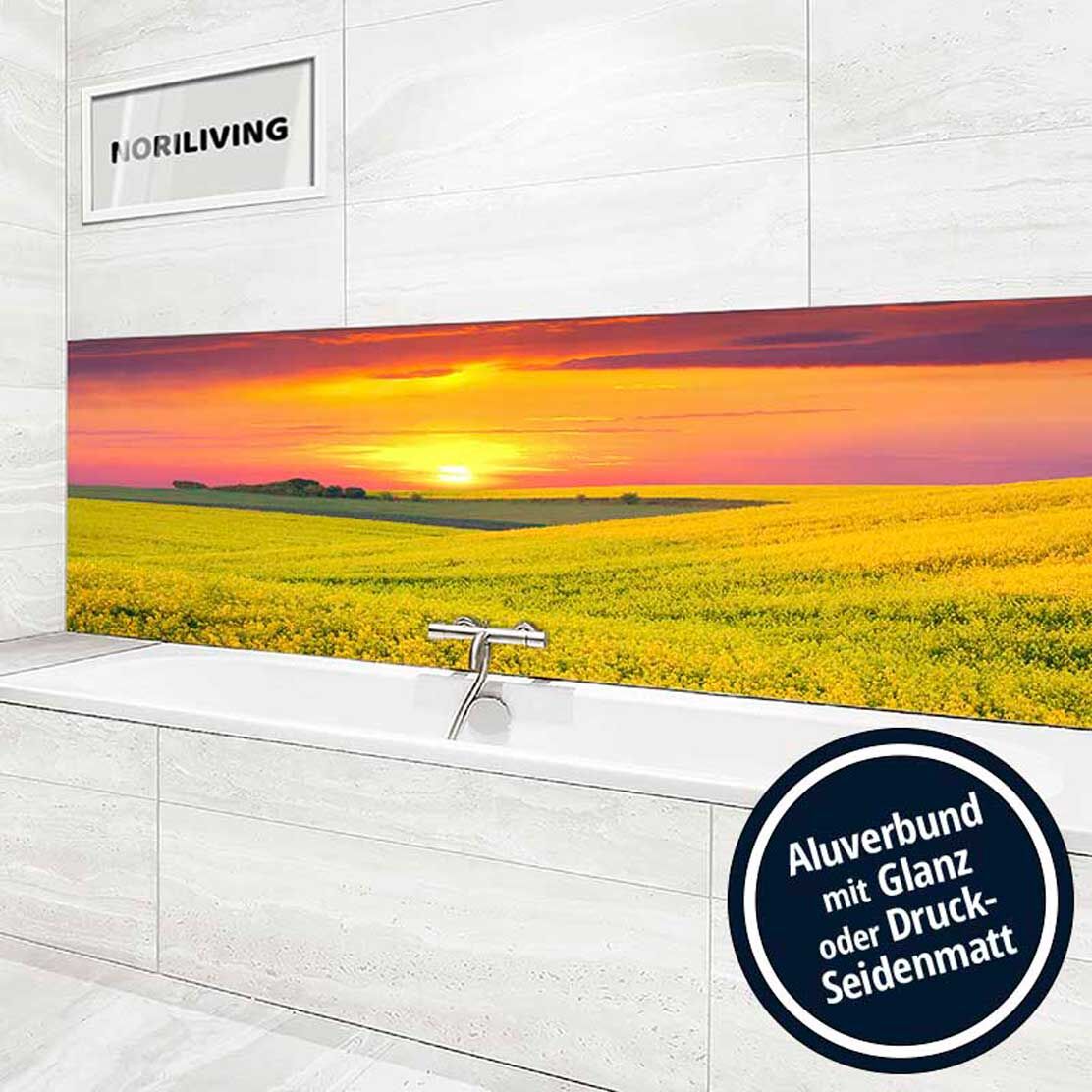 Ansicht des Badrückwand-Motivs Sonnenuntergang über einem Feld gelber Blumen 396 Höhe zentriert