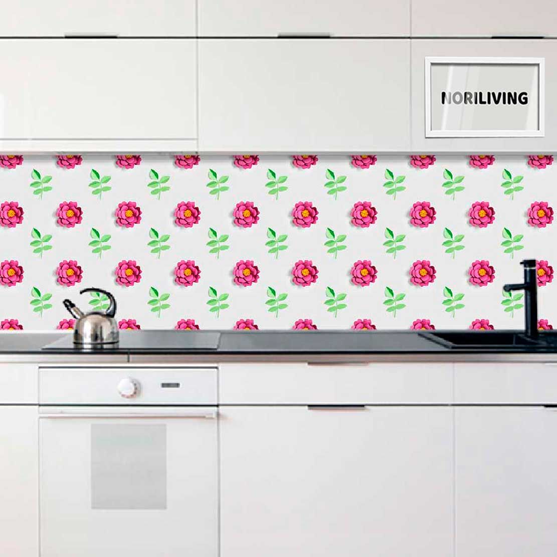 Moderne Küche mit blumigem Wandmuster in Rosa und Grün hinter der Spüle