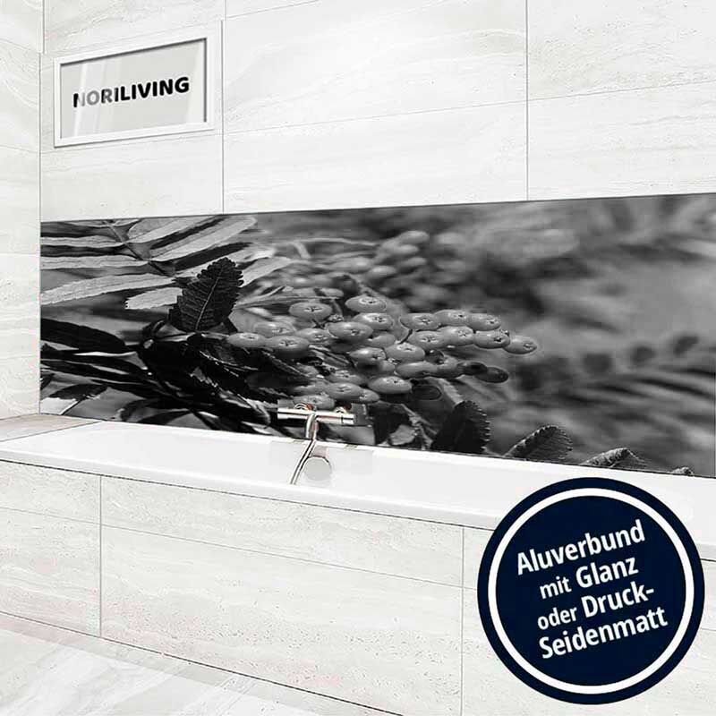 Badezimmer mit Wanddekor aus Aluverbund mit Naturmotiv, in Glanz oder Druck-Seidenmatt verfügbar