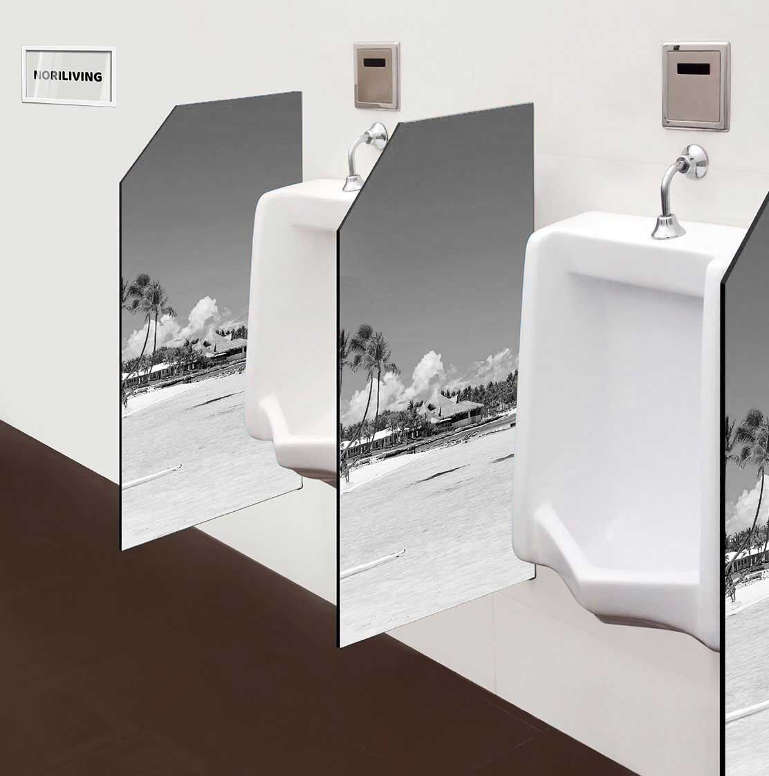 in der Toilette eingebaute Schamwand mit Motiv weißer Sandstrand in Cap Cana Dominikanische Republik 701 schwarz-weiß