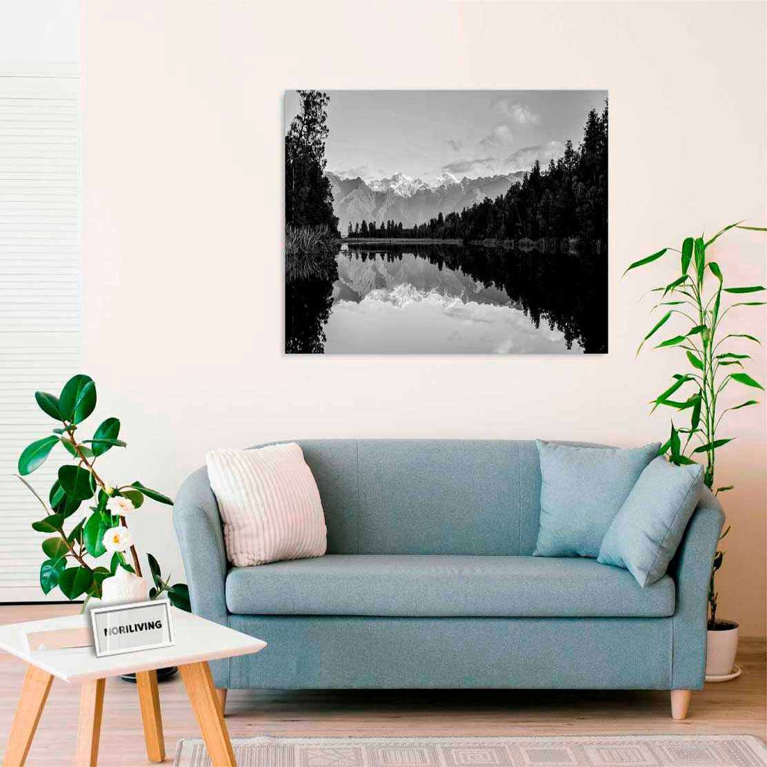 Wandbild über dem Sofa mit Motiv Reflexionsbild des Lake Matheson Neuseeland 377 schwarz-weiß