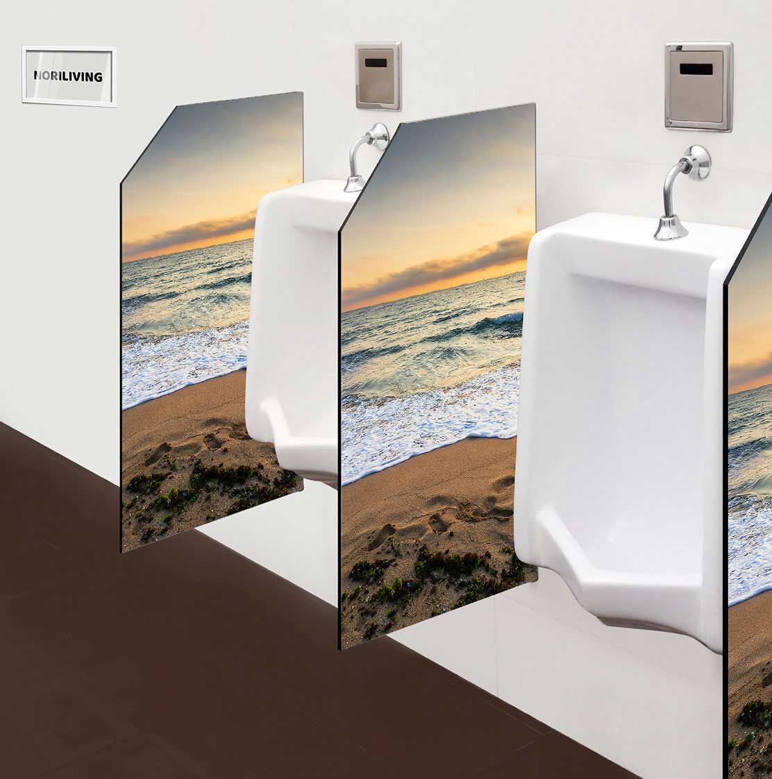 in der Toilette eingebaute Schamwand mit Motiv Sandstrand bei Sonnenaufgang 873
