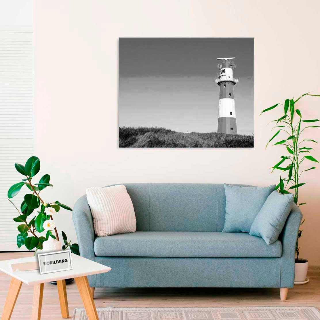 Wandbild über dem Sofa mit Motiv Der kleine Leuchtturm am Borkumer Südstrand 800 schwarz-weiß