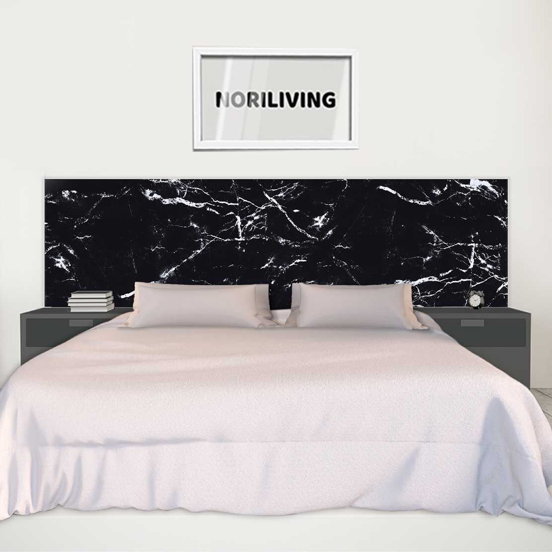 im Schlafzimmer eingebaute Bettrückwand mit Motiv Marmorstruktur schwarz 396