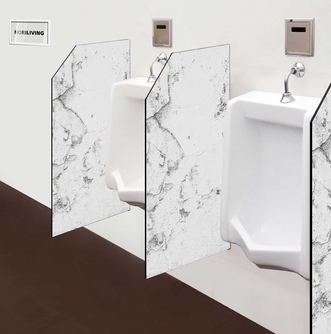 in der Toilette eingebaute Schamwand mit Motiv Alte weiße gebrochene Wand 777 schwarz-weiß