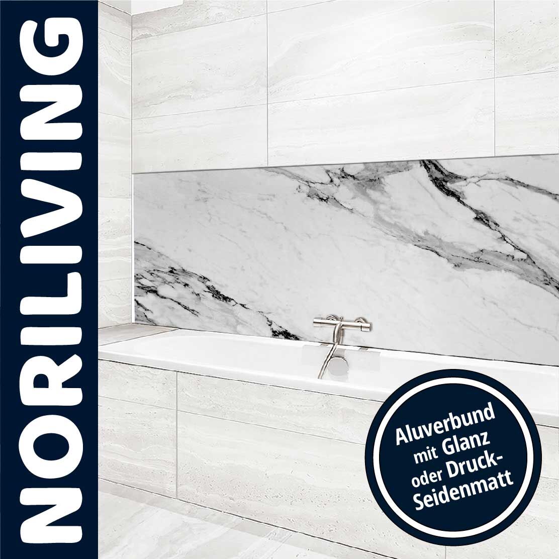 Weiße Badezimmerwandverkleidung mit Marmor-Optik von Noriliving, erhältlich in Glanz oder Druck-Seidenmatt, über einer Badewanne.