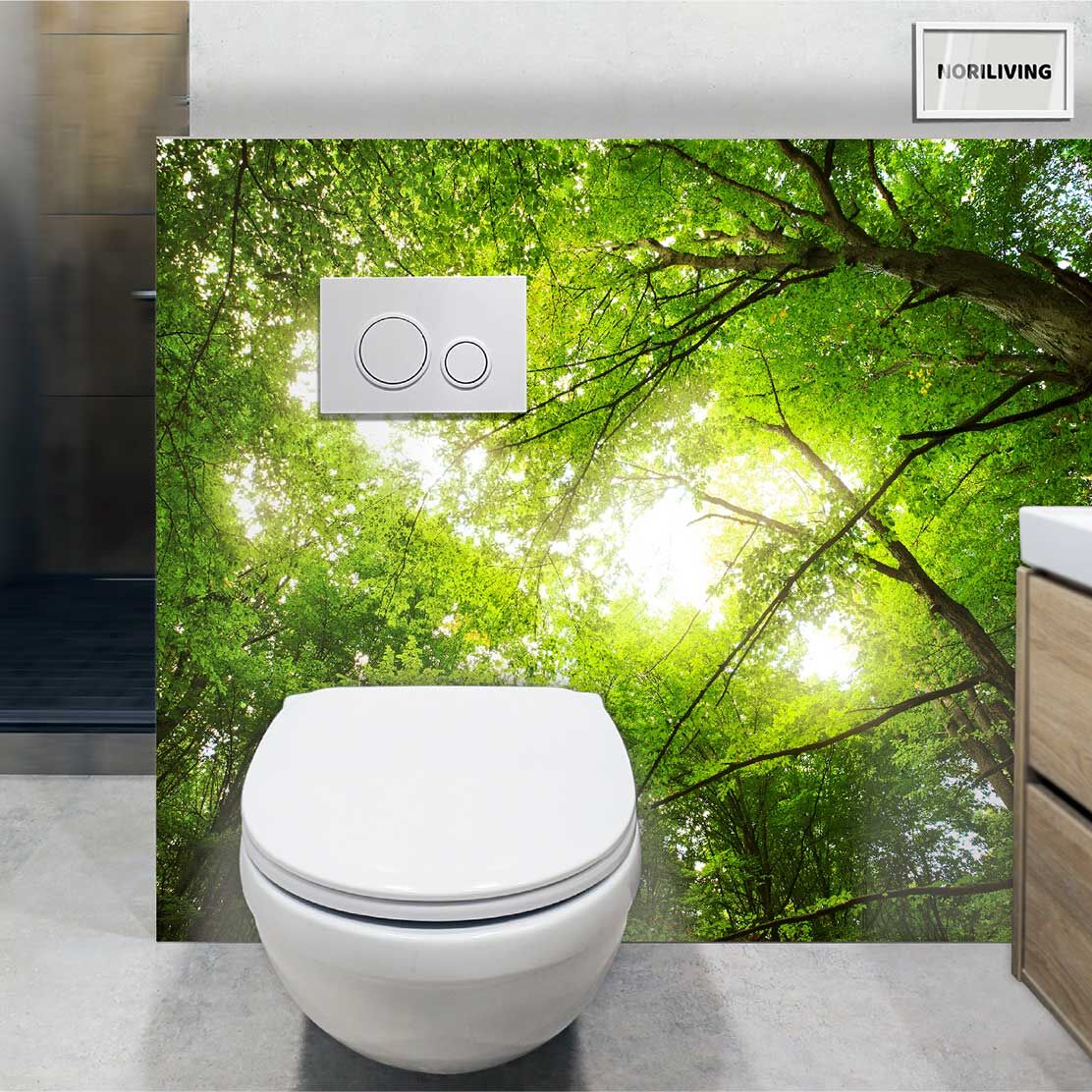 im WC eingebaute Toilettenrückwand mit Motiv Wald 242