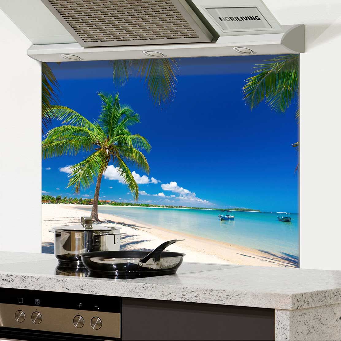 in der Küche eingebauter Spritzschutz Küche - Herd mit Motiv schöner Strand und tropisches Meer mit Booten 540