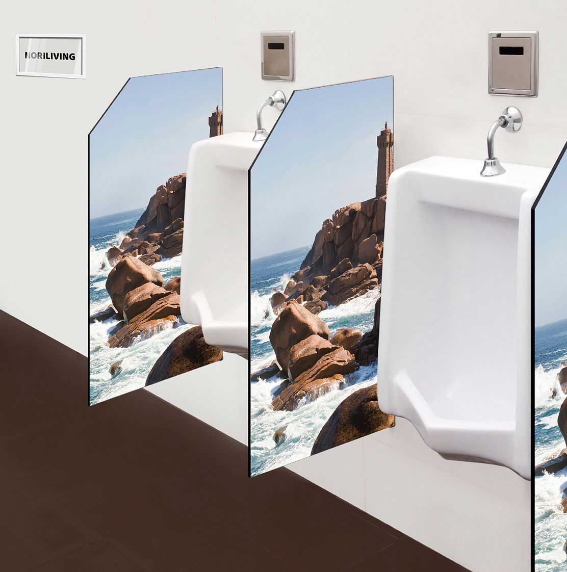 in der Toilette eingebaute Schamwand mit Motiv Turm in der Brandung 458
