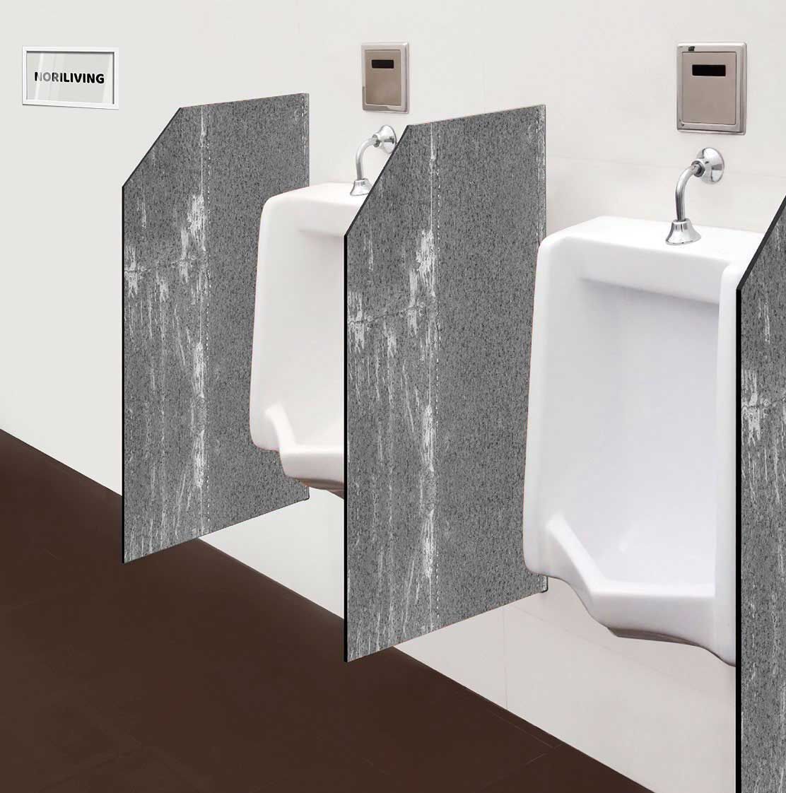 in der Toilette eingebaute Schamwand mit Motiv Rost Rot 775 schwarz-weiß
