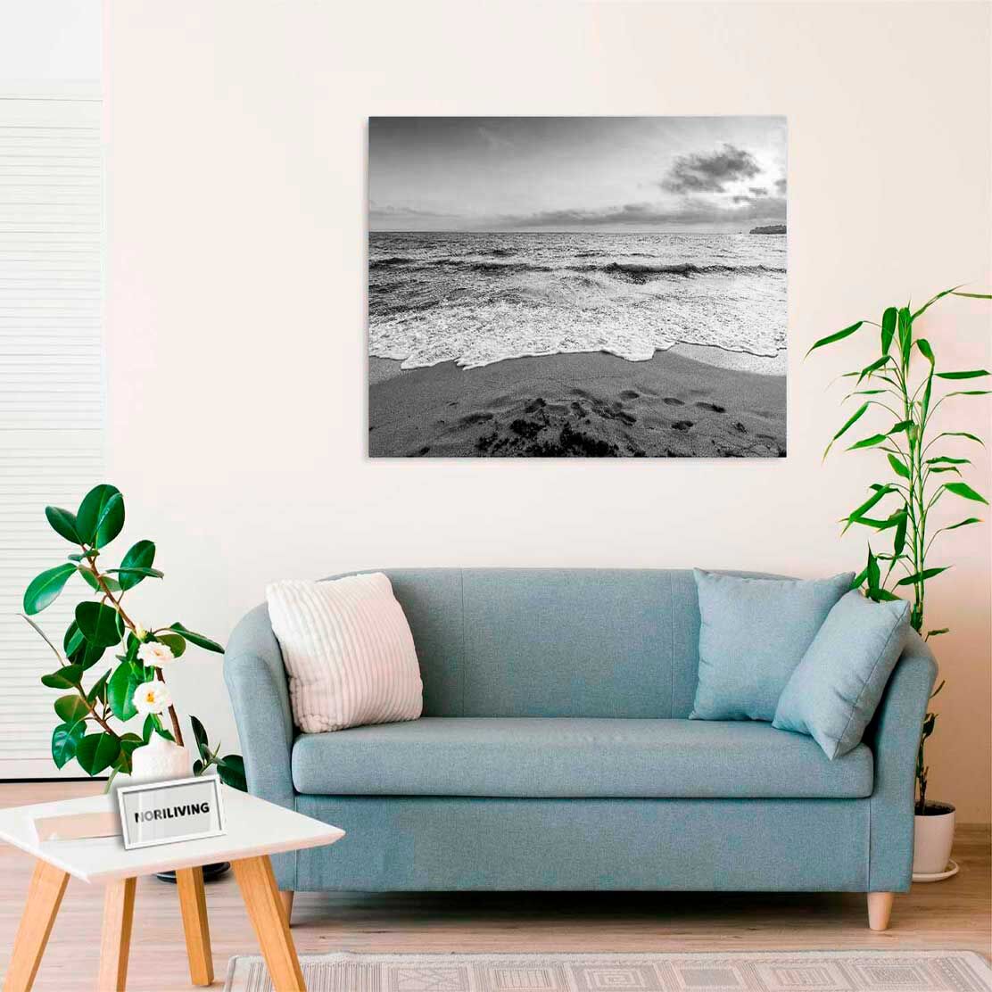 Wandbild über dem Sofa mit Motiv Sandstrand bei Sonnenaufgang 873 schwarz-weiß