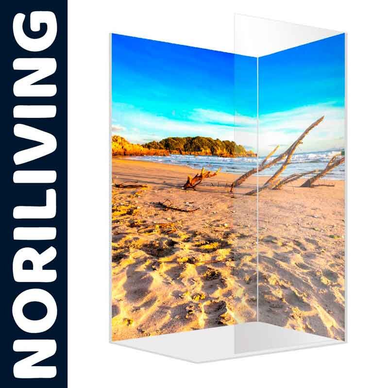 Strand-Szene auf einer transparenten Trennwand von Noriliving