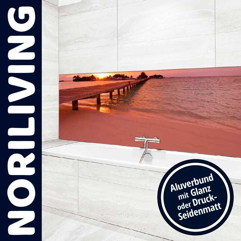 Badezimmer mit Wandbild eines Sonnenuntergangs am Steg, Aluverbund mit Glanz oder Druck-Seidenmatt