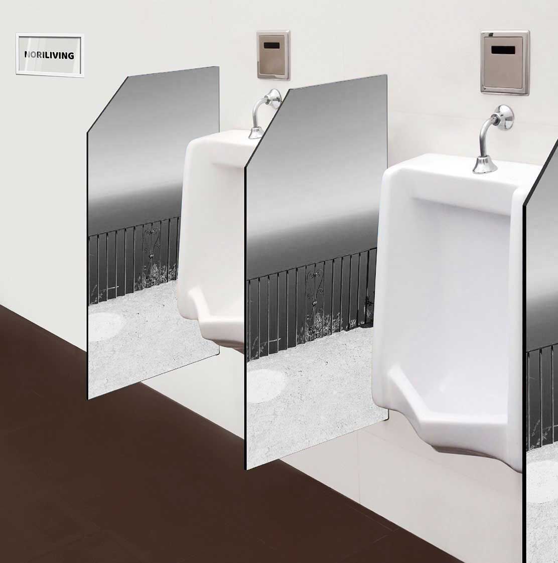 in der Toilette eingebaute Schamwand mit Motiv Statuen mit Blick auf die Amalfiküste 771 schwarz-weiß