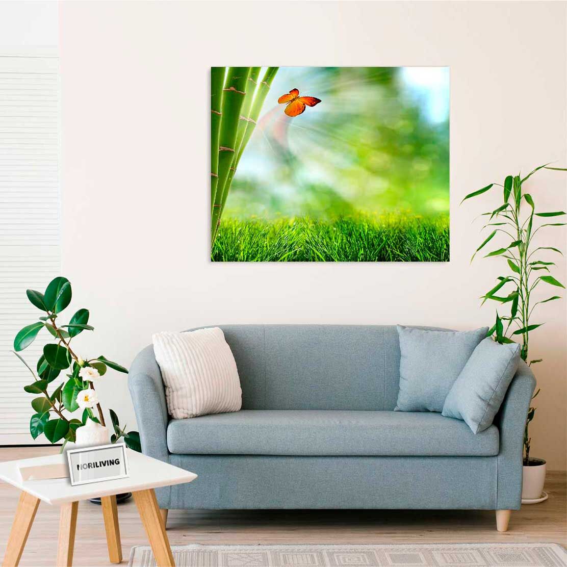Wandbild über dem Sofa mit Motiv Wiese mit Bambus und Schmetterling 461