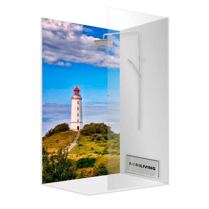 Duschkabine mit abgebildetem Leuchtturm auf einer grünen Anhöhe und blauem Himmel