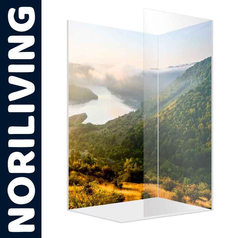 Gebirgige Landschaft mit Fluss und Nebel auf einer Glaswandklebefolie von Noriliving