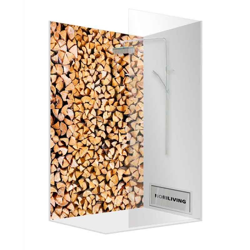 Duschwand mit naturgetreuem Holzstapel-Design und Duschkopf