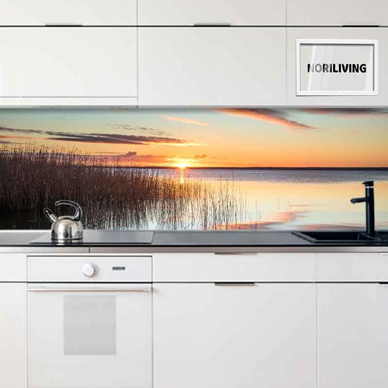in der Küche eingebaute Küchenrückwand mit Motiv Sonnenaufgang an einer Küste 582