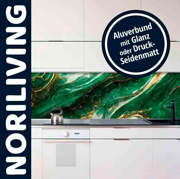 Küche mit Aluverbundplatte in grünem Marmor-Look und Optionen für Glanz oder Druck-Seidenmatt Oberfläche