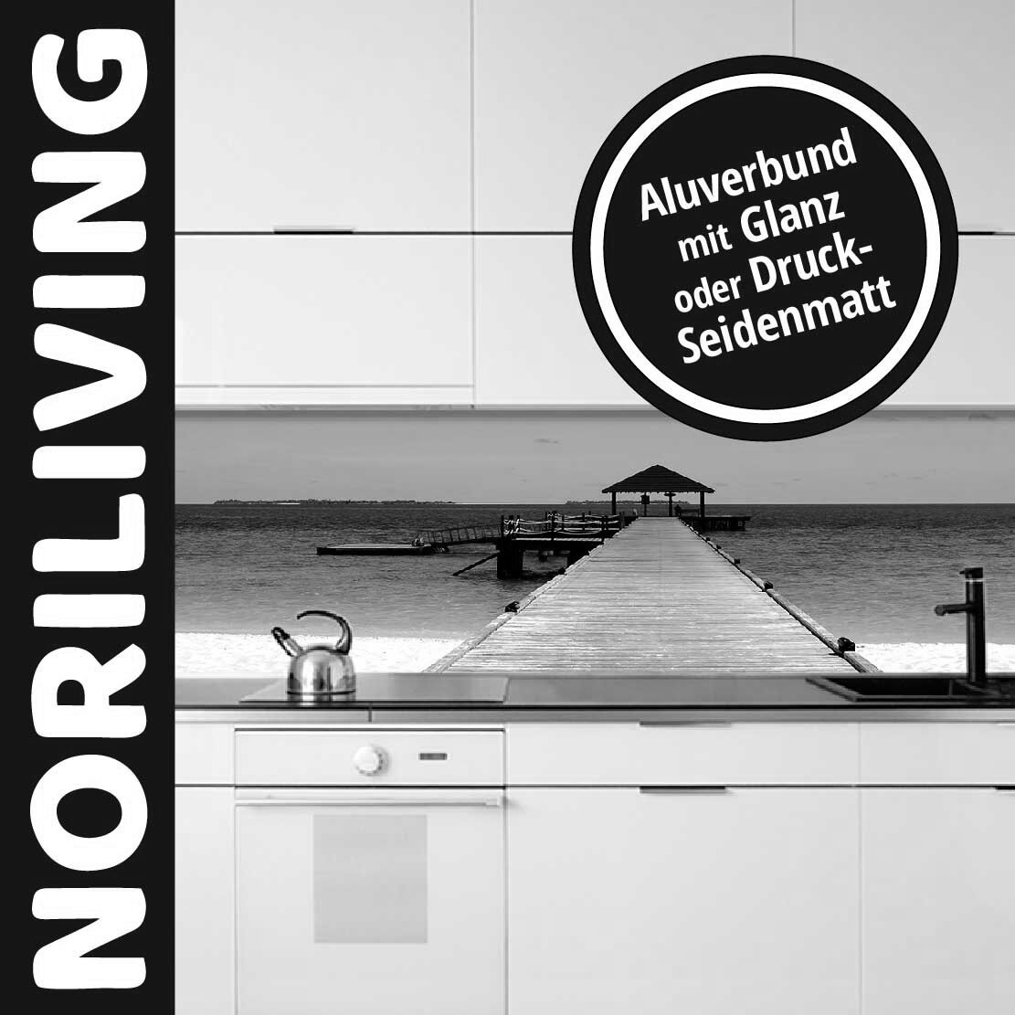 Abbildung einer Küchenrückwand mit Motiv Steg am Strand Malediven 097 schwarz-weiß