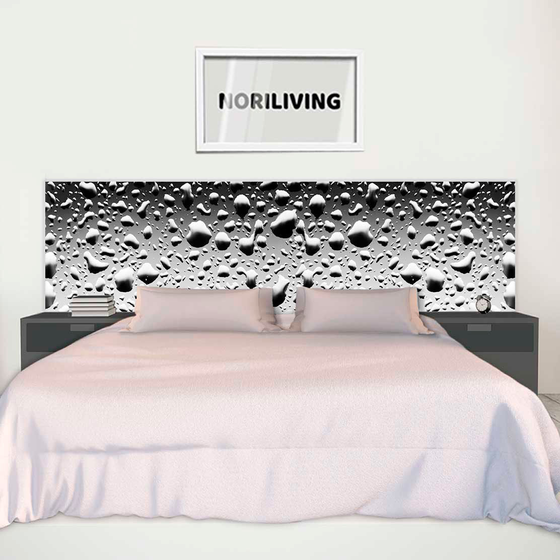im Schlafzimmer eingebaute Bettrückwand mit Motiv Wasser Tropfen monochrom 916 schwarz-weiß