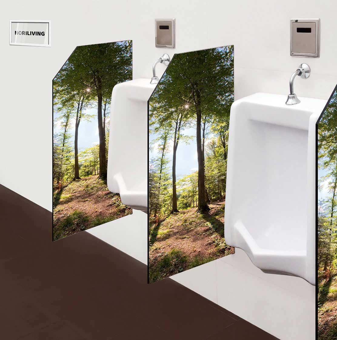 in der Toilette eingebaute Schamwand mit Motiv Wald in Dänemark 329
