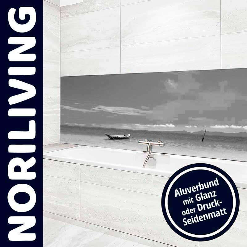 Badezimmer mit Aluverbund-Wandbild in Glanz oder Druck-Seidenmatt über der Badewanne