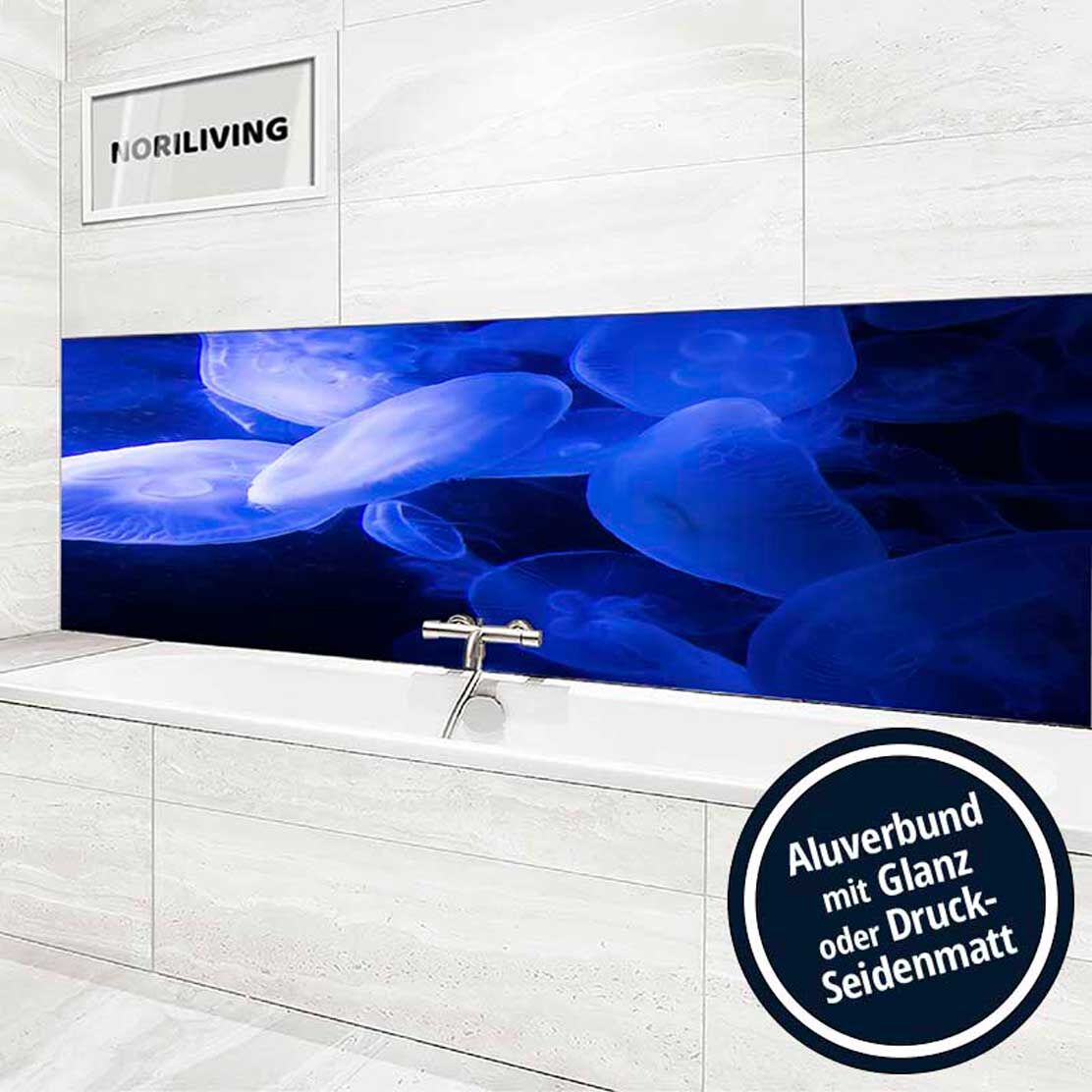 Ansicht des Badrückwand-Motivs Quallen im blauen Wasser 878 Höhe zentriert