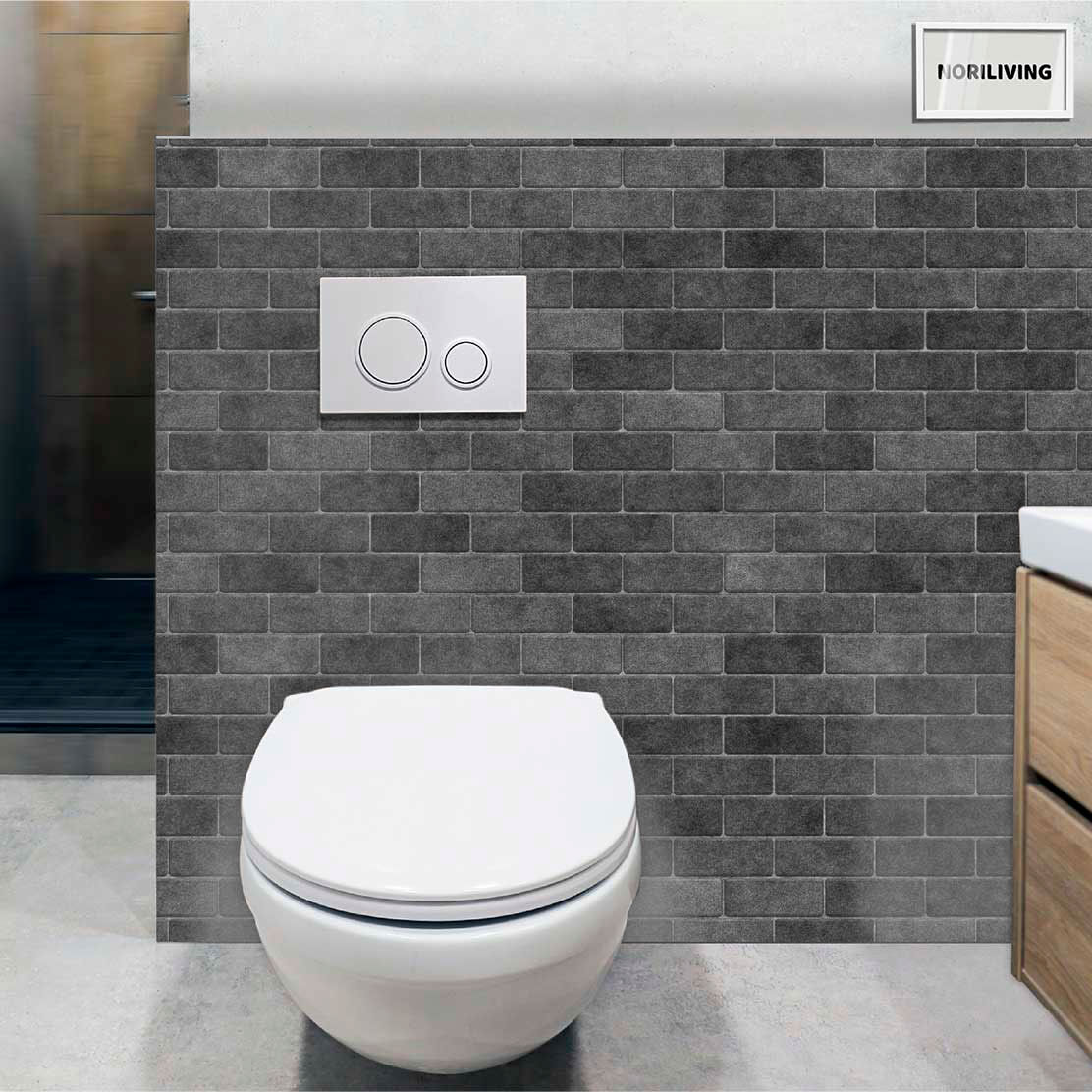 im WC eingebaute Toilettenrückwand mit Motiv graue Ziegelmauer groß 995 schwarz-weiß