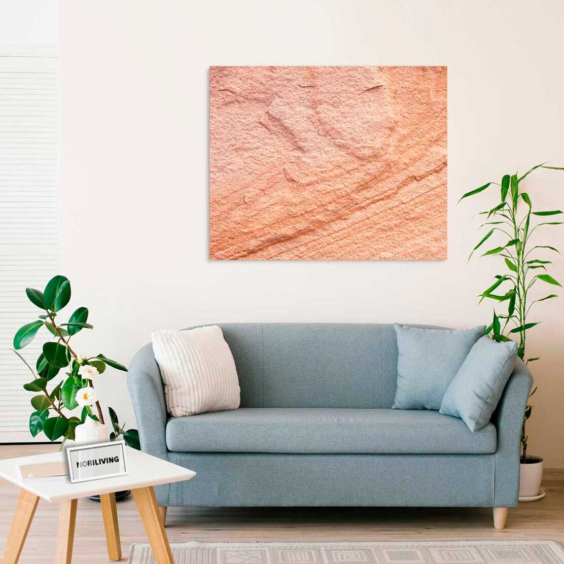Wandbild über dem Sofa mit Motiv rötlicher Sandstein 451