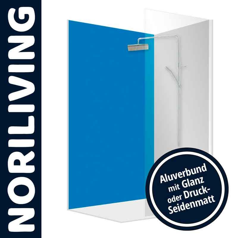 Abgebildet ist eine NORILIVING Duschwand mit einem blauen Aluverbund-Panel, erhältlich in Glanz oder Druck-Seidenmatt Ausführung.