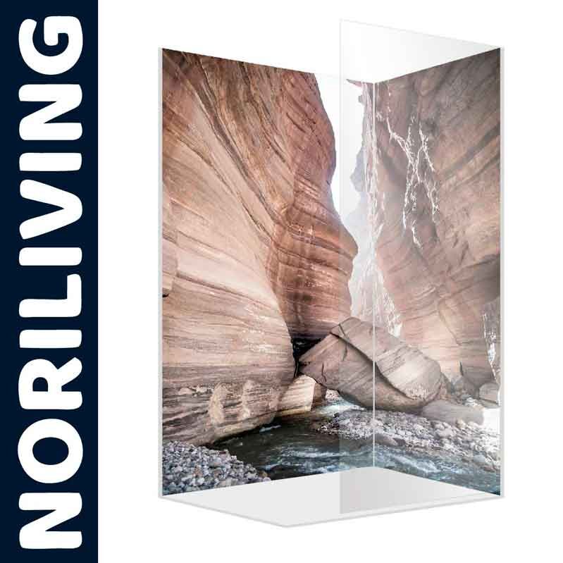 Duschwand von NORILIVING mit Bild einer beeindruckenden Schlucht.