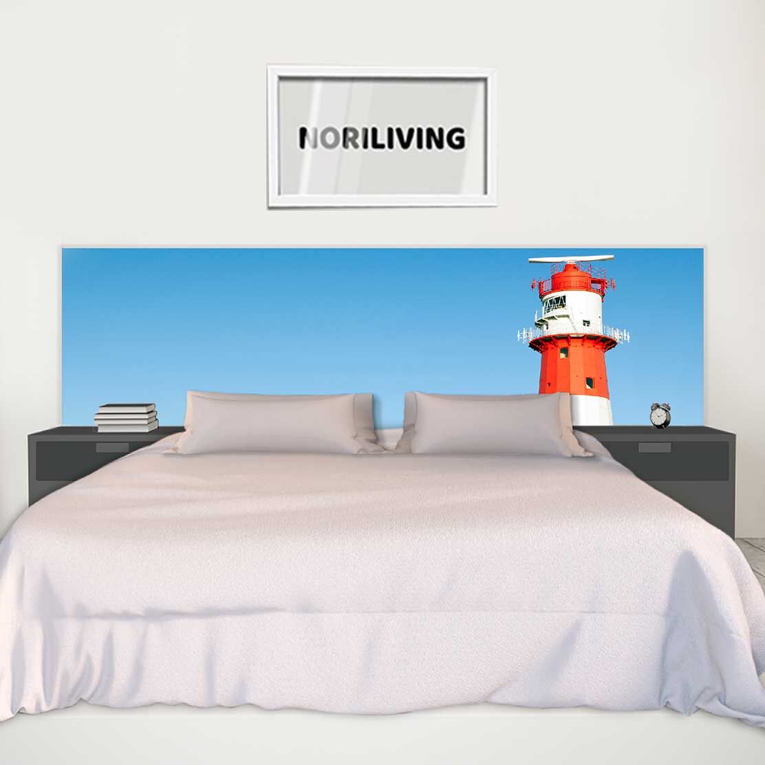 im Schlafzimmer eingebaute Bettrückwand mit Motiv Der kleine Leuchtturm am Borkumer Südstrand 800
